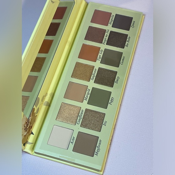 LAURA GELLER • WILDFLOWER WISHES • NEW IN BOX - Picture 6 of 8